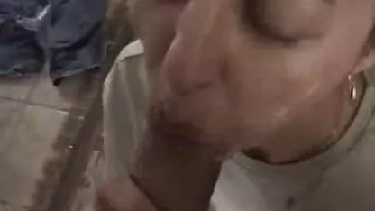 Mandense מאוד פלש אישה בוגרת בחדר האמבטיה מין סרטים חינם