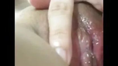יופי סקס חינם אמא ובן מתפשט התחת שלה ונותן אנאלי