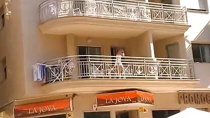 הזר הסכים לוותר על האוטובוס למען סרטי סקס חינם אמא הכסף.