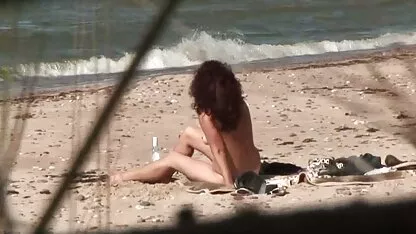 לתחושות מדהימות, סקס נשים חינם האישה עצמה את עיניה כדי להיכנע המאהב שלה