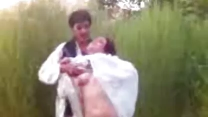 Shemale לזיין חברה חדרי צאט חדרי סקס בטבע