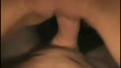טראנס התחת זיוני ציצים חדד בחלק התחתון של חבר הזכר