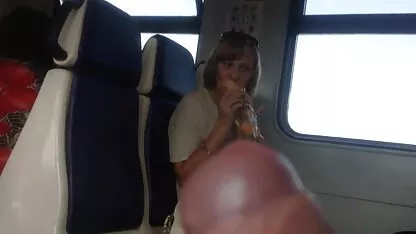 האיש שם עובד מאוד פורנופרטי שמן במשרד.
