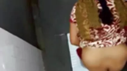 זוג רוצה על סרטי סקס חינם אבא ובת החוף הפראי על הסלע ולרגל אחריהם.