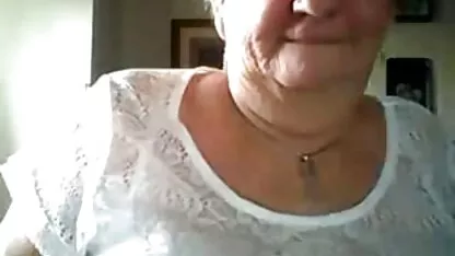 בעל סקס חינם לאייפון שותל אישה בחדר אנאלי.