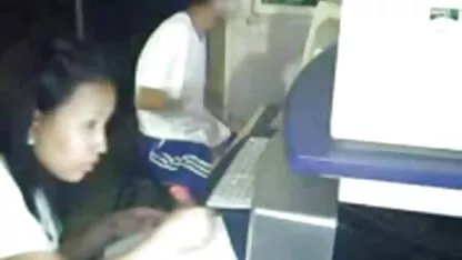 גבר נכנס לתוך חבר בתחת לזיין אותה סרטים כחולים לצפיה בחינם