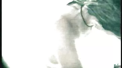 לסבית רוסיה בת סרטי ס חינם 18 מאוננת בשירותים.
