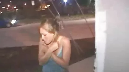 בלה הגיעה לגניקולוג לבדיקה גופנית. גייז סרטים חינם