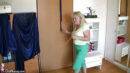 בעל מצלמות סקס חינם ואישה, סקס פרטי במיטה.